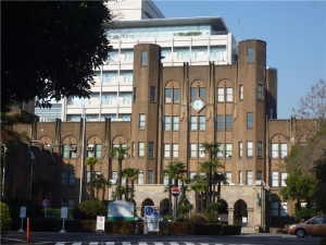 白金台駅前にある東京大学医科学研究所付属病院